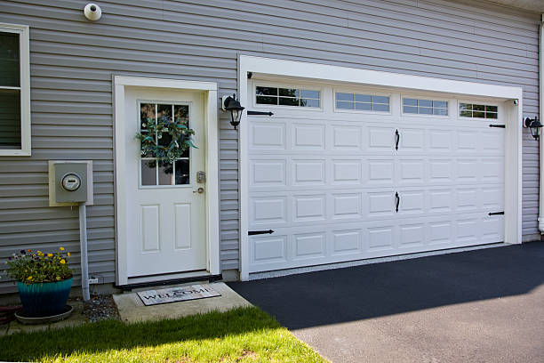 24/7 Emergency Garage Door Panel Replacement experts in Ponderay, ID